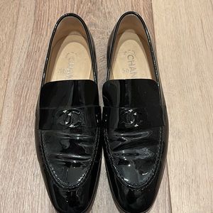 Almost new womens Chanel flats